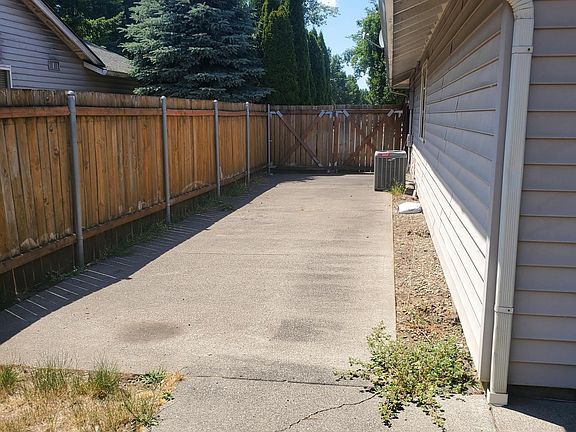 4th image of 1203 SE 191st Ave
