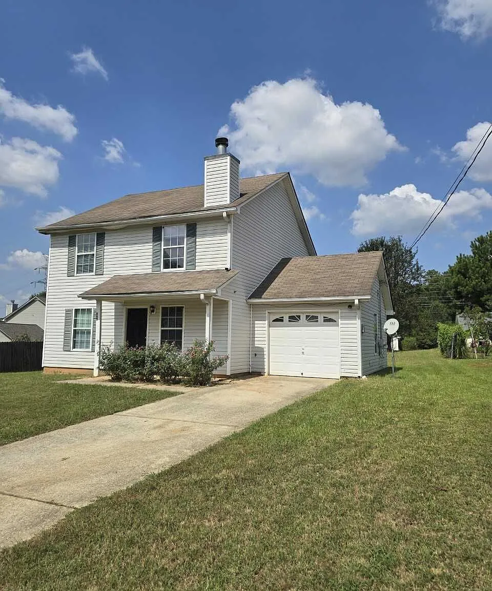 4 bed, 3.0 bath, 1560 sqft, $1,800 — Photo 3