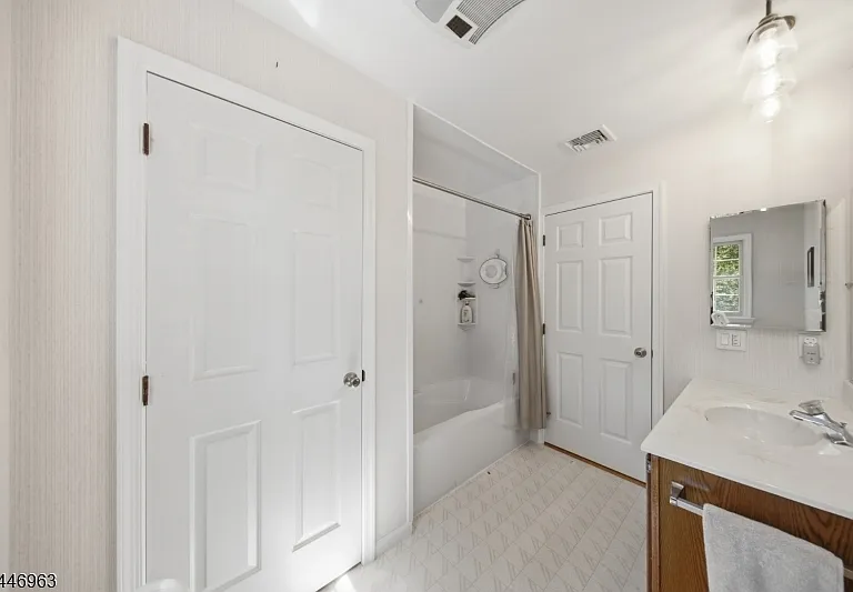 2057 Lakeside Dr W — Photo 35