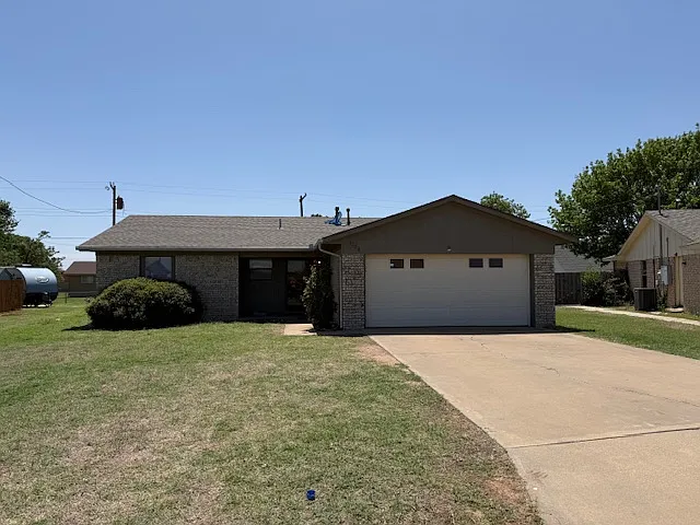 1708 Harding Ave — Photo 1