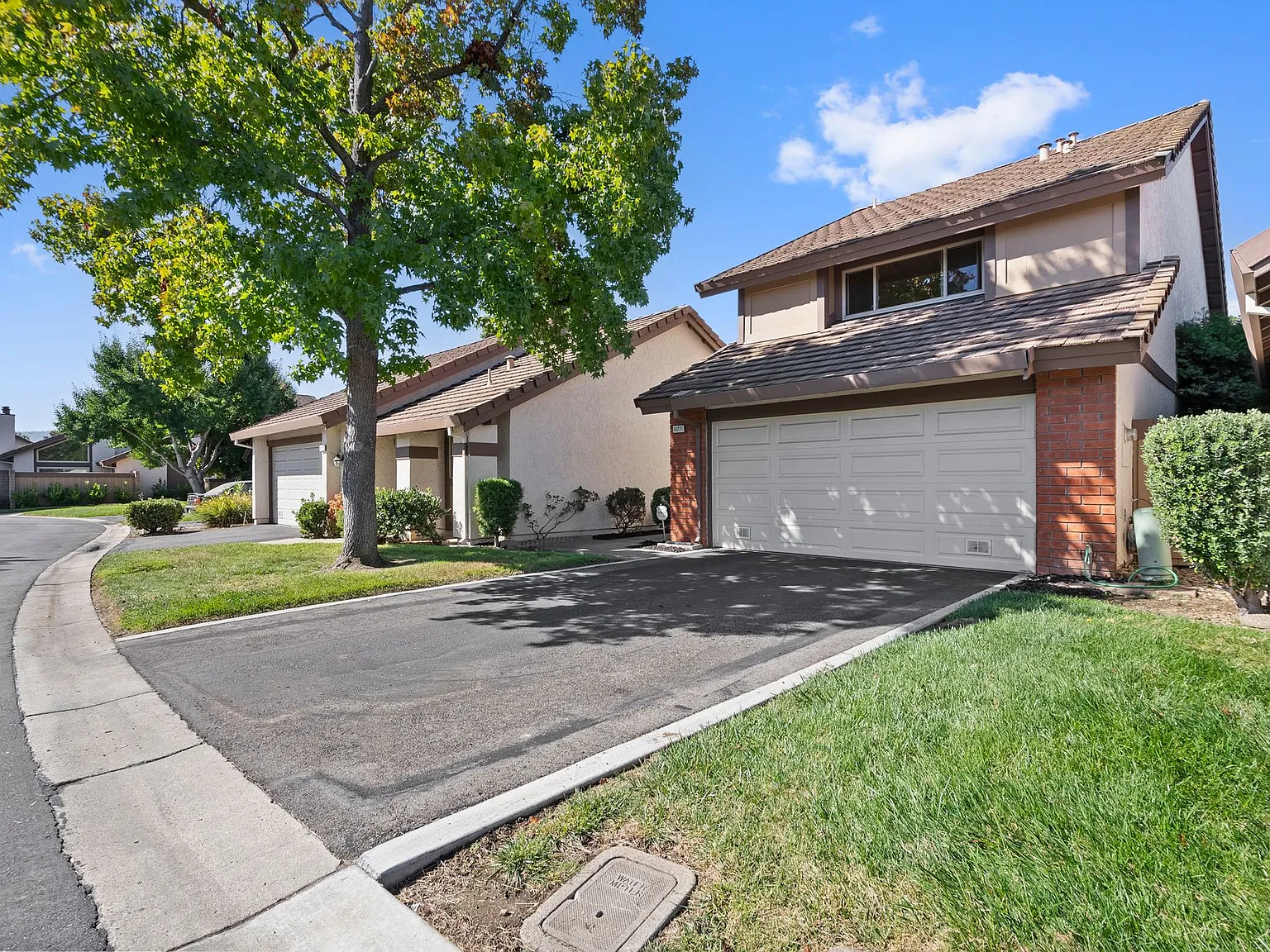 3 bed, 2.5 bath, 1625 sqft, $5,500 — Photo 2