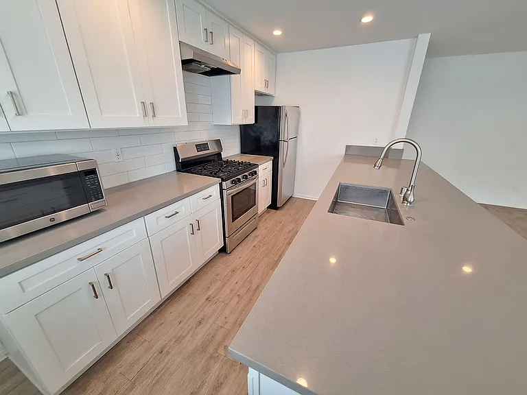 12625 Pacific Ave #9 — Photo 6