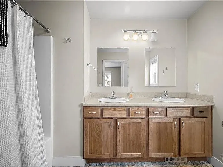 908 Midway Ln #2 — Photo 2