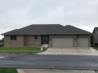2805 E Daybreak Ct, Brandon, SD 57005