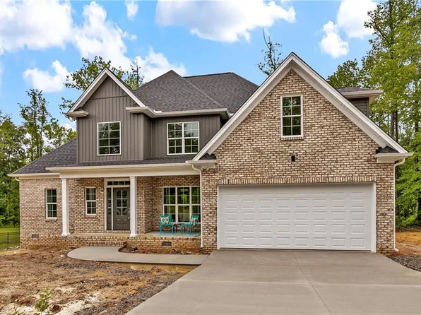 7605 Monty Dr, Kernersville, NC 27284