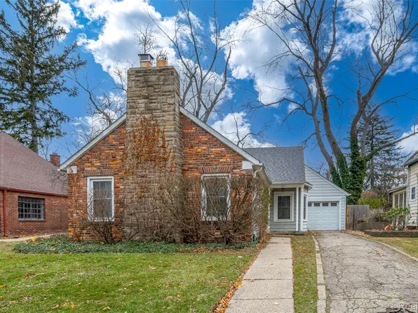 211 Navajo Ave, Pontiac, MI 48341