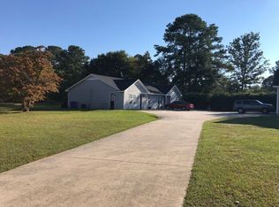 6730 Bailey Lake Rd, Fayetteville, NC 28304