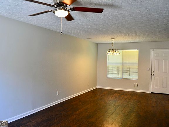 4th image of 4256 Viewpoint Ln