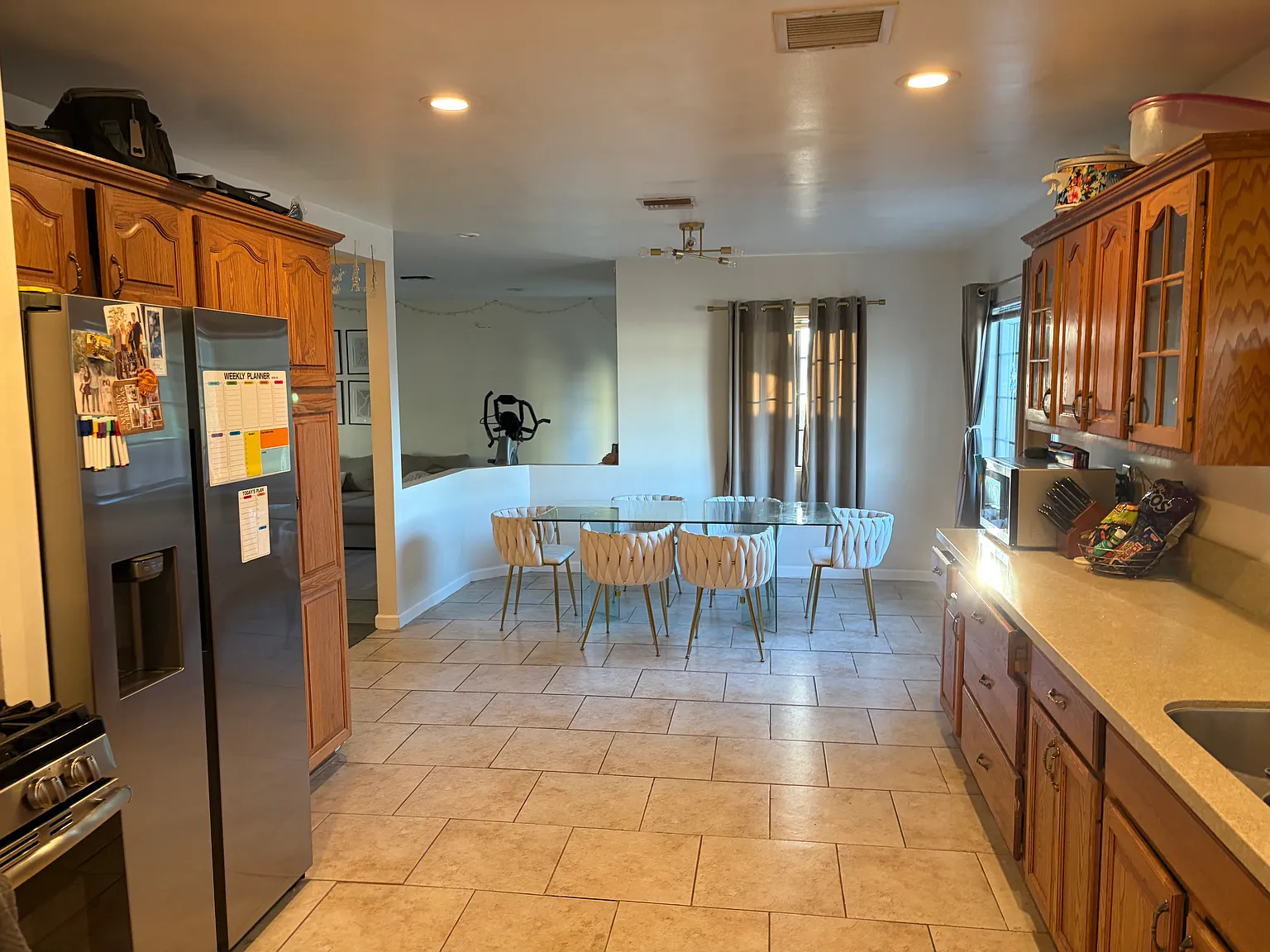 3 bed, 1600 sqft, $1,200 — Photo 3