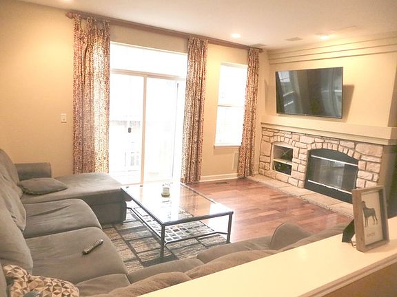 2nd image of 3049 Hughsdale St