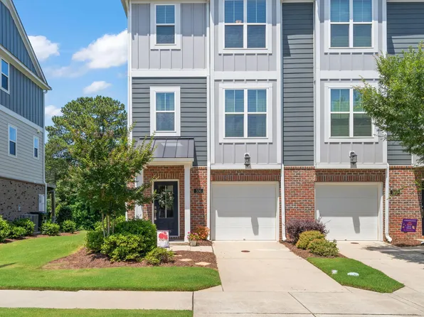 336 Skymont Dr, Holly Springs, NC 27540