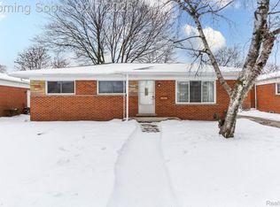 29327 Orvylle Dr, Warren, MI 48092