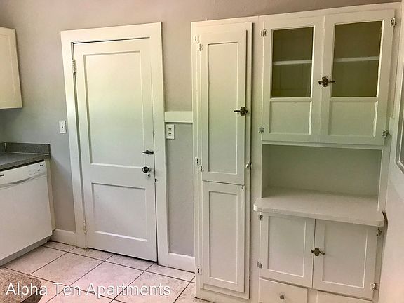 4th image of 2805 S Ferdinand Ave #6179644