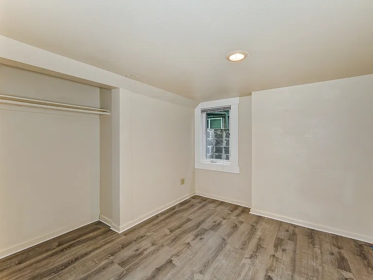 4707 Brooklyn Ave NE #E — Photo 9