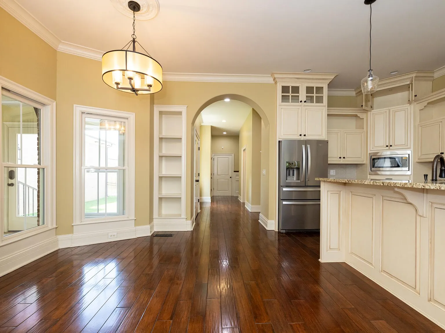 3 bed, 3368 sqft, $4,800 — Photo 4