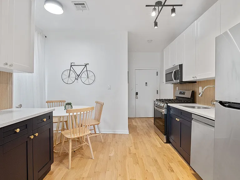 388 Communipaw Ave #2C — Photo 11