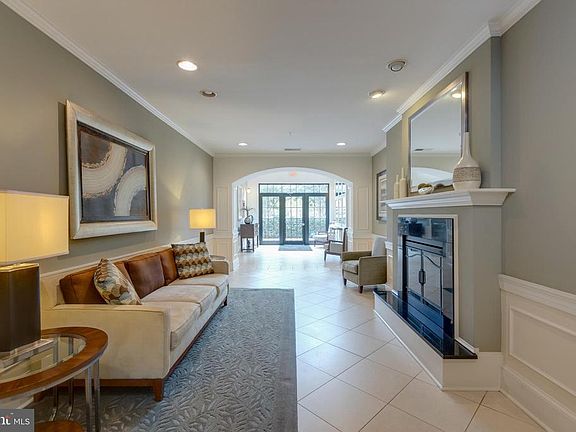 Ample seating and places to meet up with neighbors