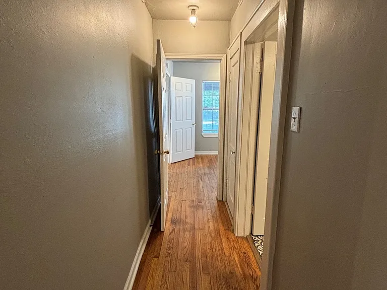1134 S Xanthus Ave — Photo 15