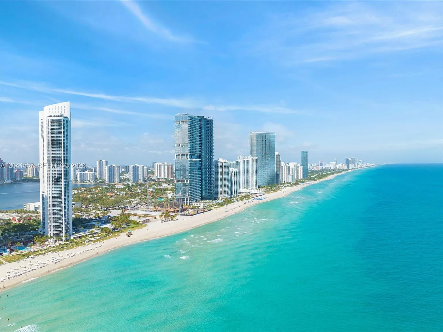 Trump Royale Condo — Photo 4