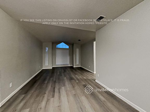 5th image of 328 Grouse Dr