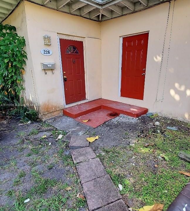 1st image of 226 NE 111th St #0