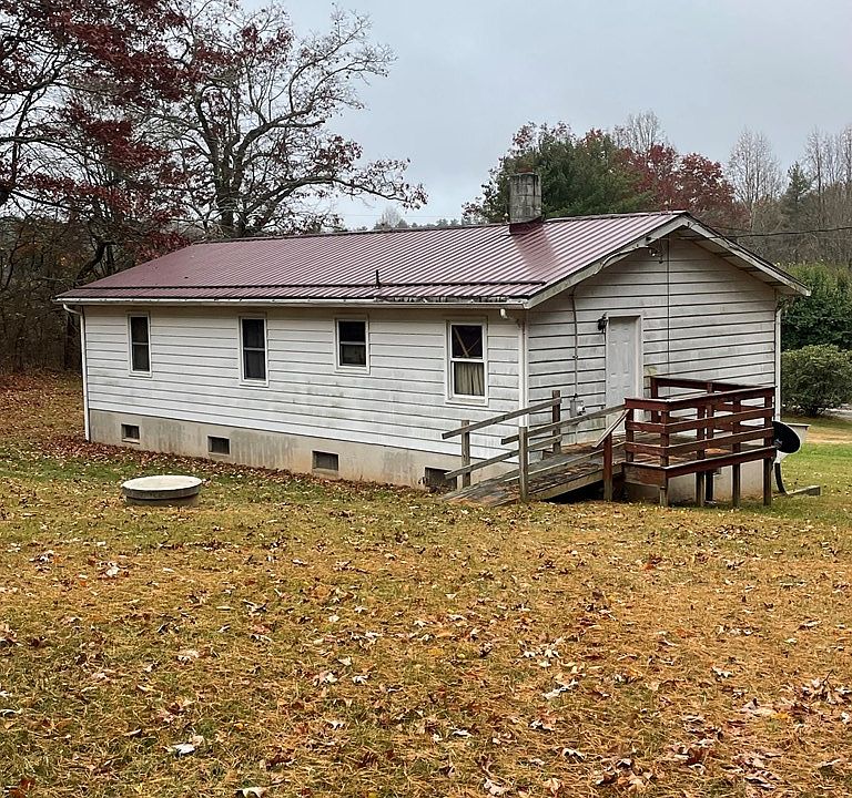 2nd image of 2916 Chantilly Dr