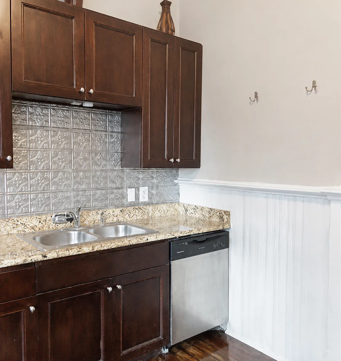 2 bed, 1.5 bath, 1029 sqft, $1,950 — Photo 3