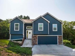 4931 Shadowridge Dr, Manhattan, KS 66503