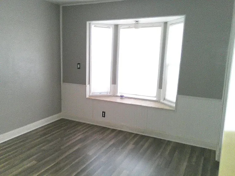 430 E Taylor St — Photo 6