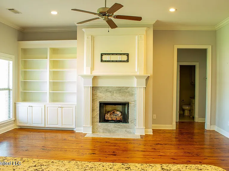 216 Buttonwood Ln — Photo 3