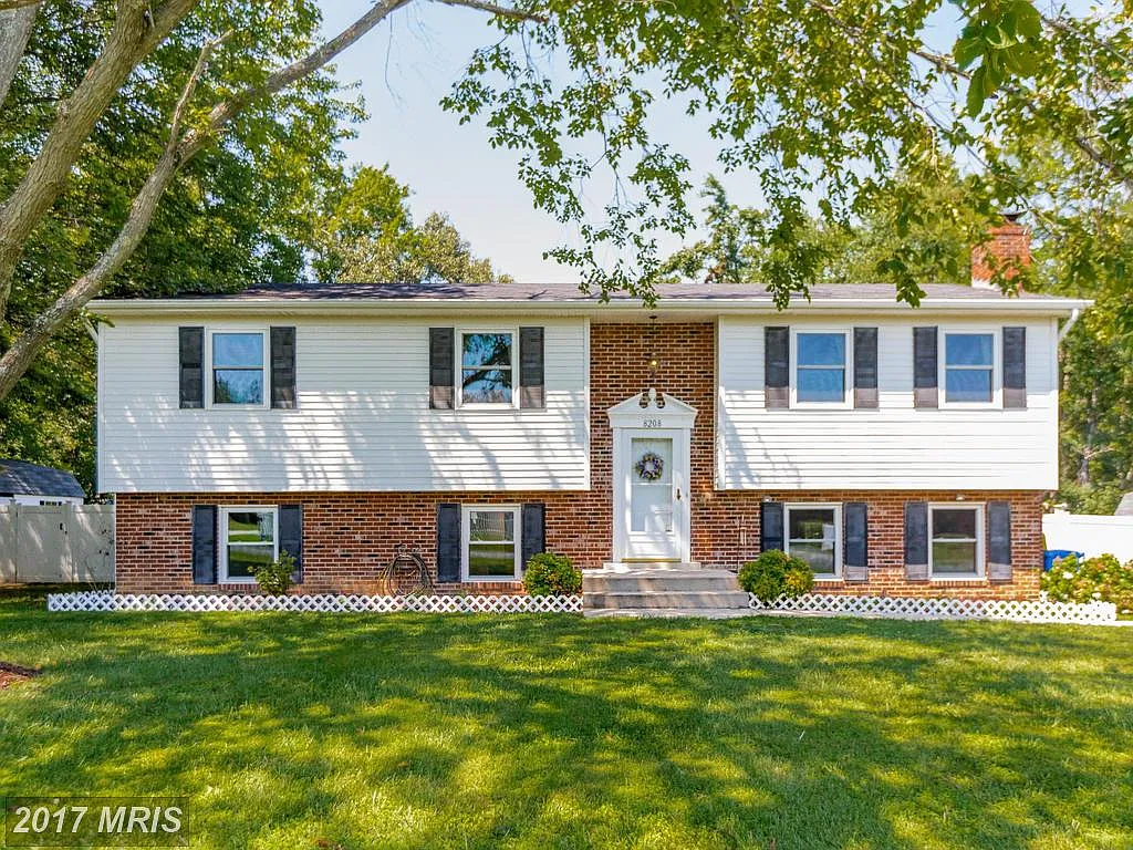 8208 Lakeview Dr photo 1