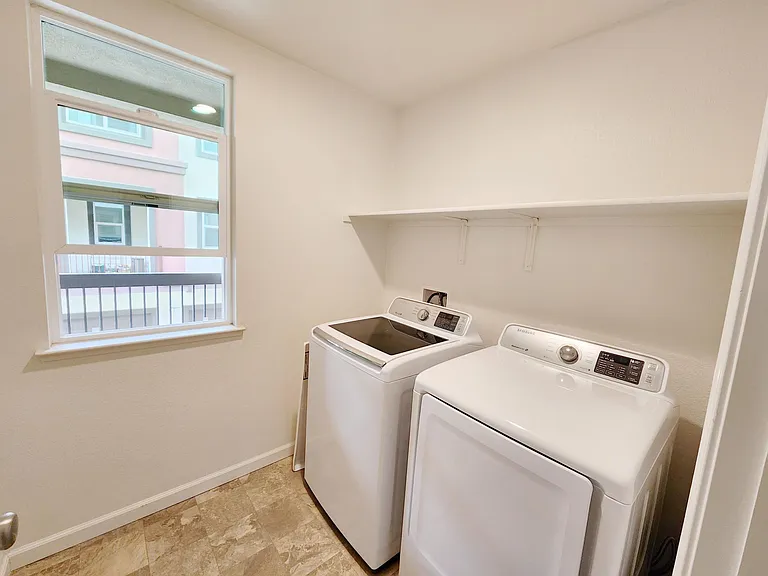 1025 Gabbiano Ln #1 — Photo 17