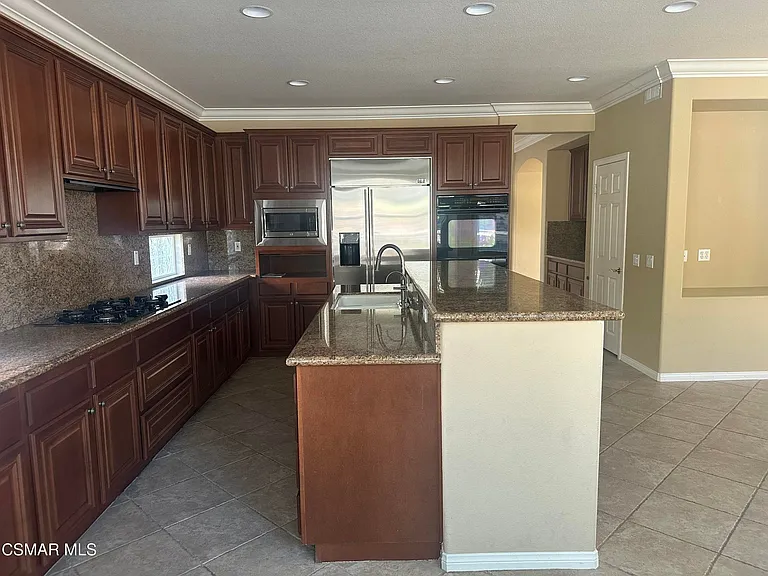 3073 Heavenly Ridge St — Photo 12