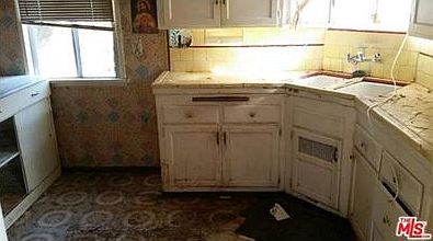 4th image of 1141 W 163rd St