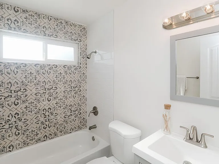 2720 Figueroa Blvd #E — Photo 5