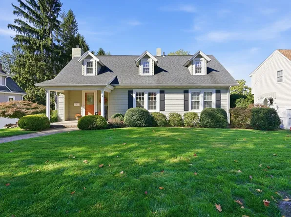 41 Lower Beverly Hls, West Springfield, MA 01089