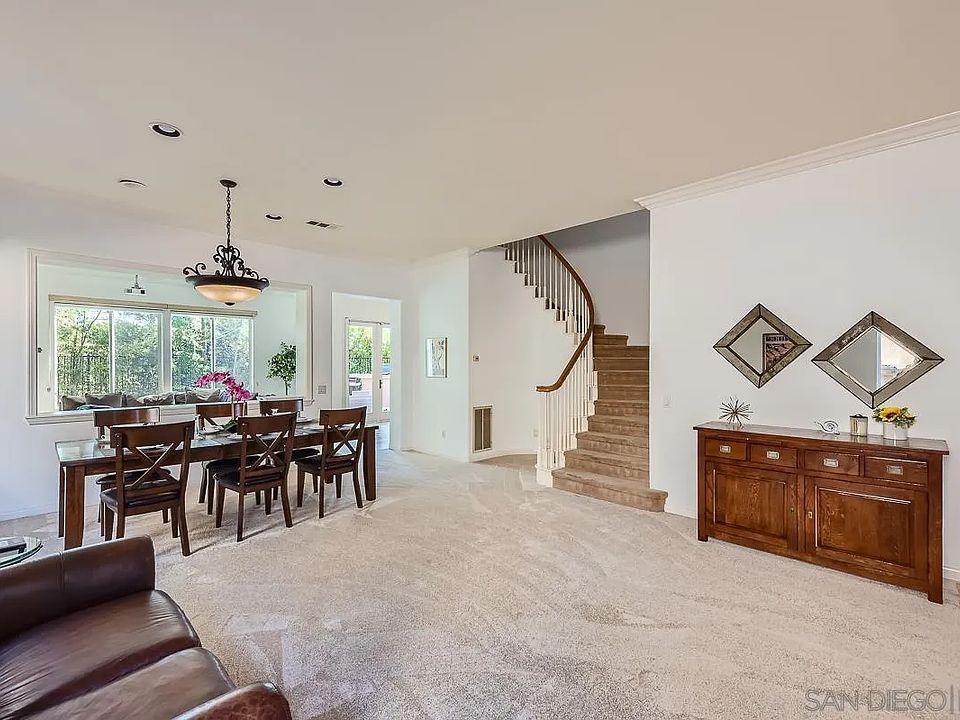 油彩『Calling』 4291 W 12th St, Cleveland, OH 44109 | Zillow