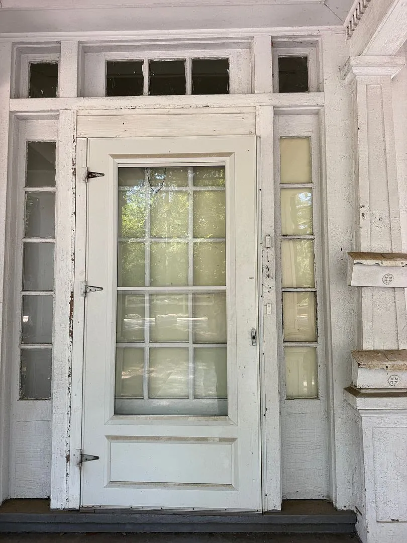 2 bed, 1.0 bath, 1309 sqft, $850 — Photo 2