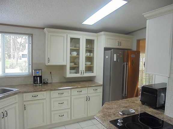 3rd image of 15 Audubon Way
