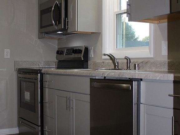 2nd image of 591 S Woodland Dr