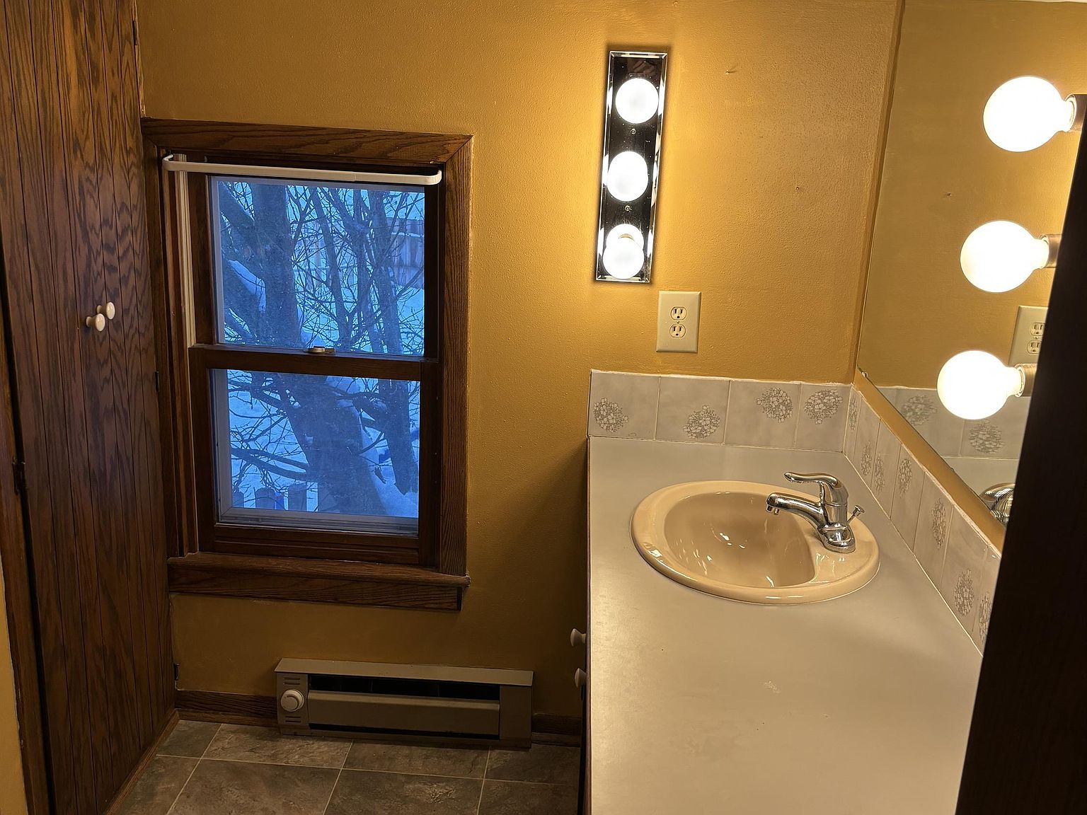 791 Pine St 2, Sheboygan Falls, WI 53085 Zillow