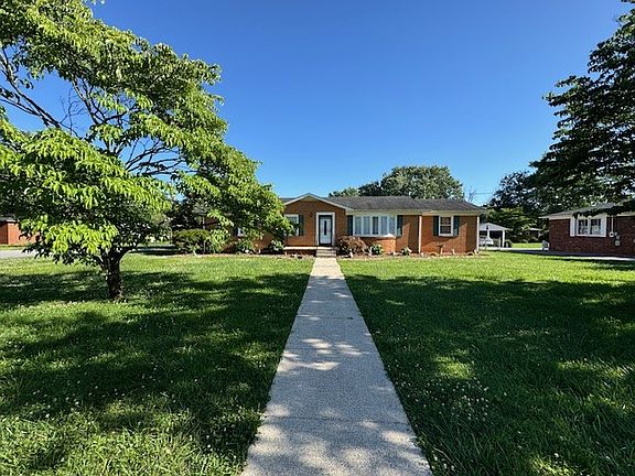 2nd image of 123 Bel Aire Dr