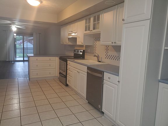 4th image of 2751 Atherton Ln