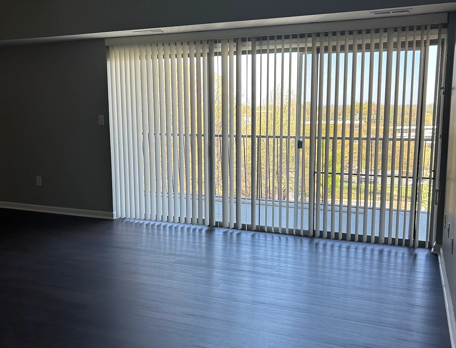 2 bed, 933 sqft, $1,900 — Photo 2