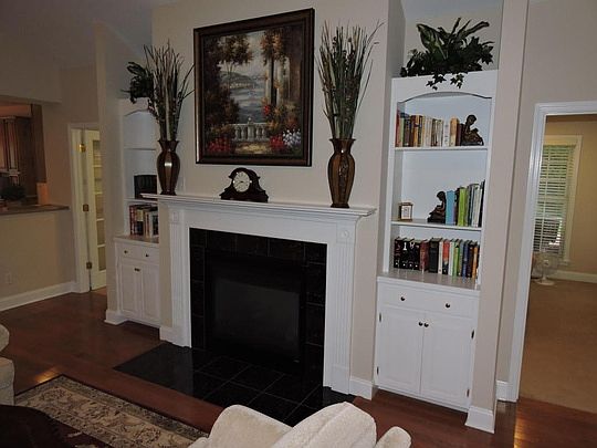 3rd image of 7022 Summer Oak Ln