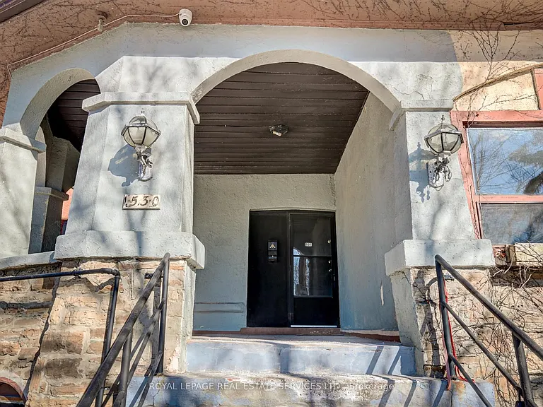 1530 King St W #101 — Photo 2