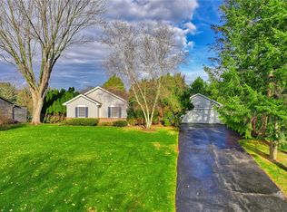 1076 Bright Stream Way, Webster, NY 14580