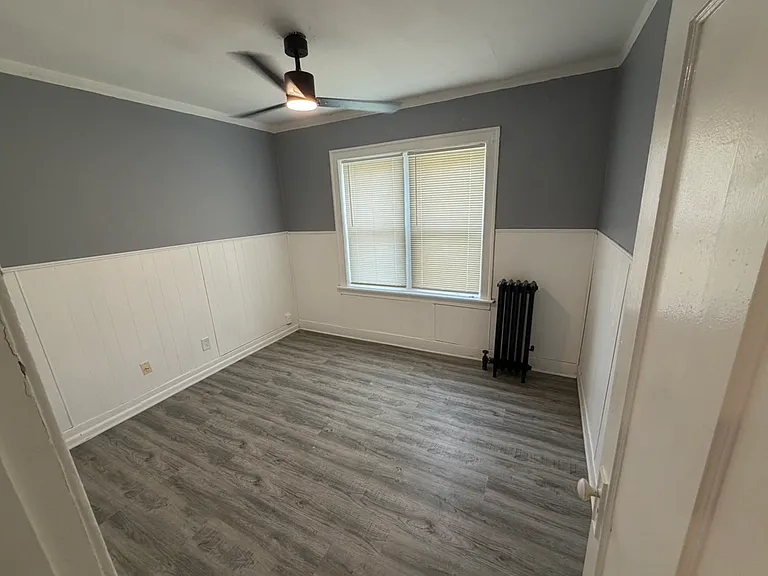 1302 W 98th Pl #1E — Photo 5