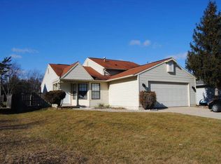 7709 Saddlewood Dr, Fort Wayne, IN 46825