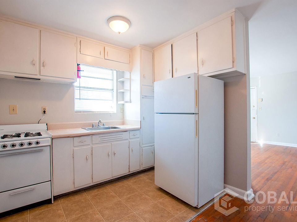 1st image of 896 Greenwood Ave NE APT 5